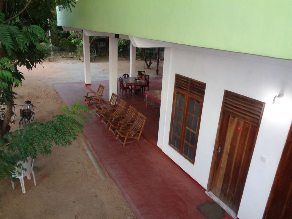 Jayaru Guest House ポロンナルワ エクステリア 写真