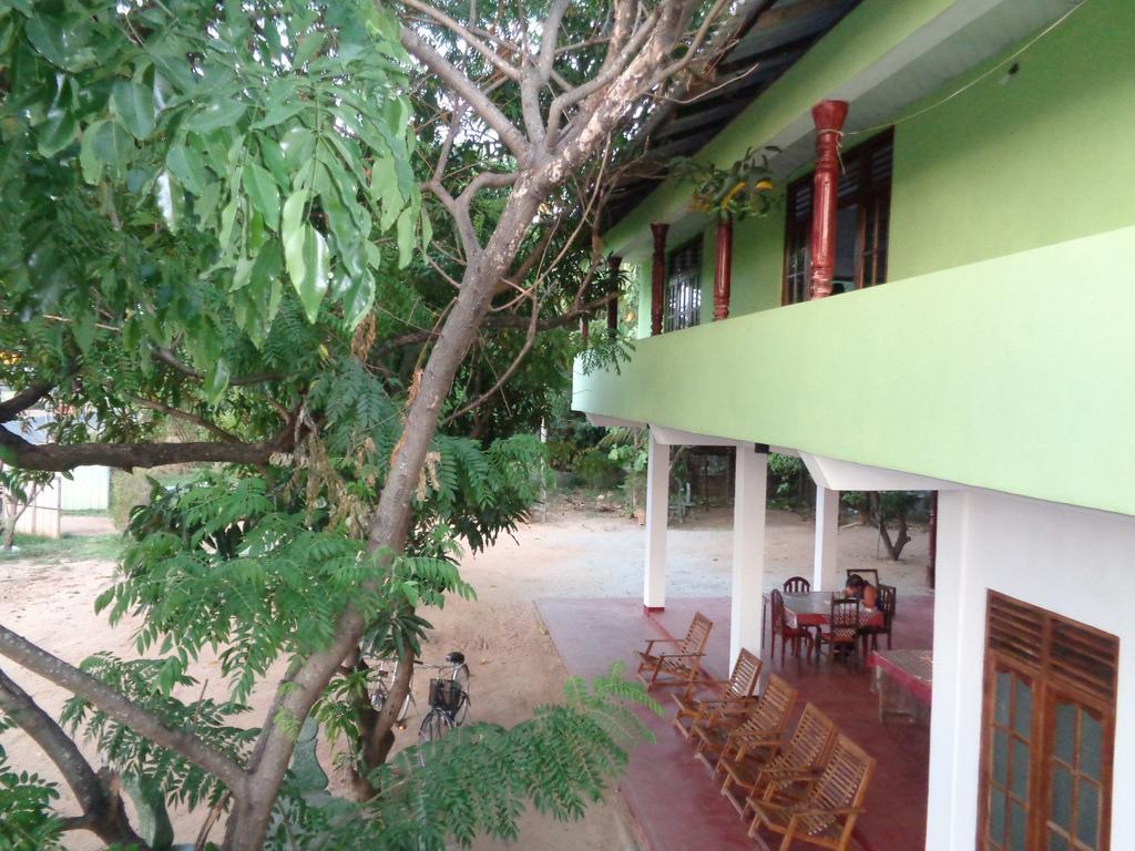 Jayaru Guest House ポロンナルワ エクステリア 写真