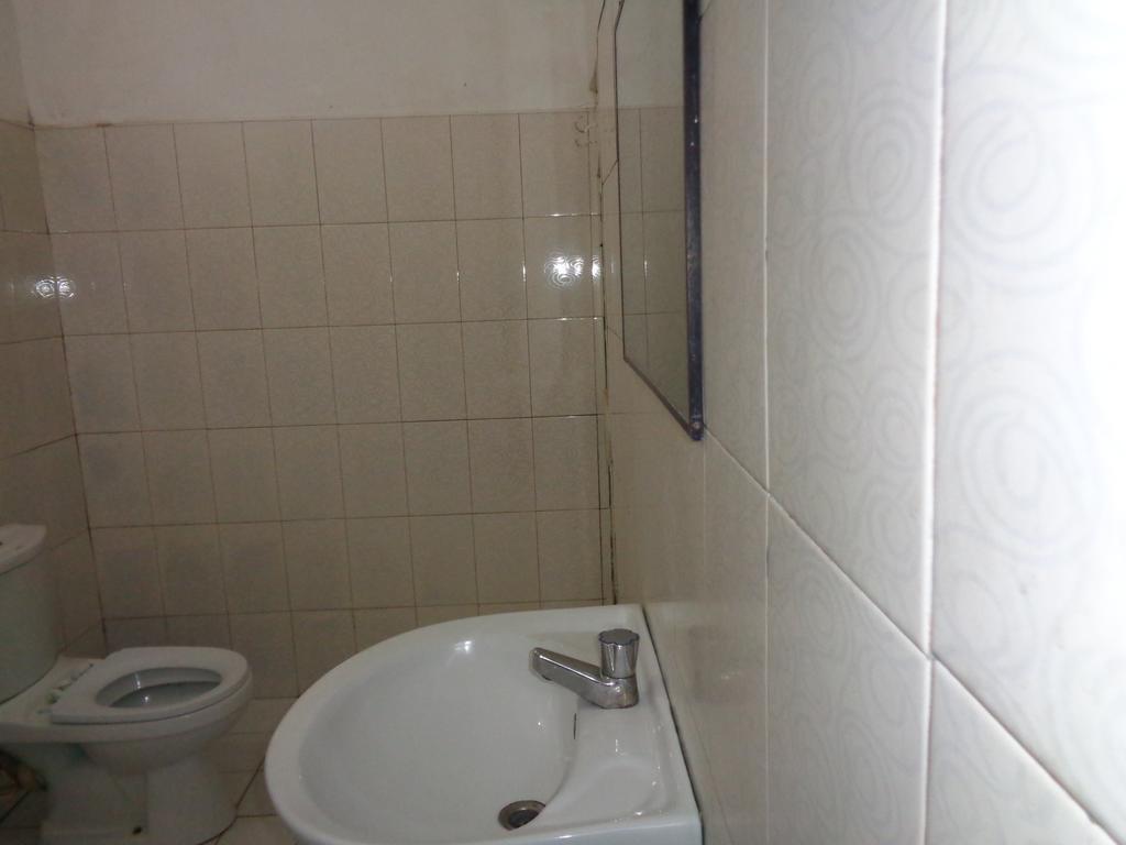 Jayaru Guest House ポロンナルワ エクステリア 写真