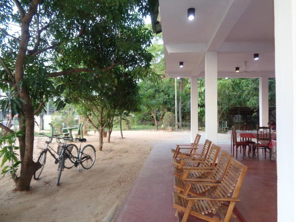 Jayaru Guest House ポロンナルワ エクステリア 写真