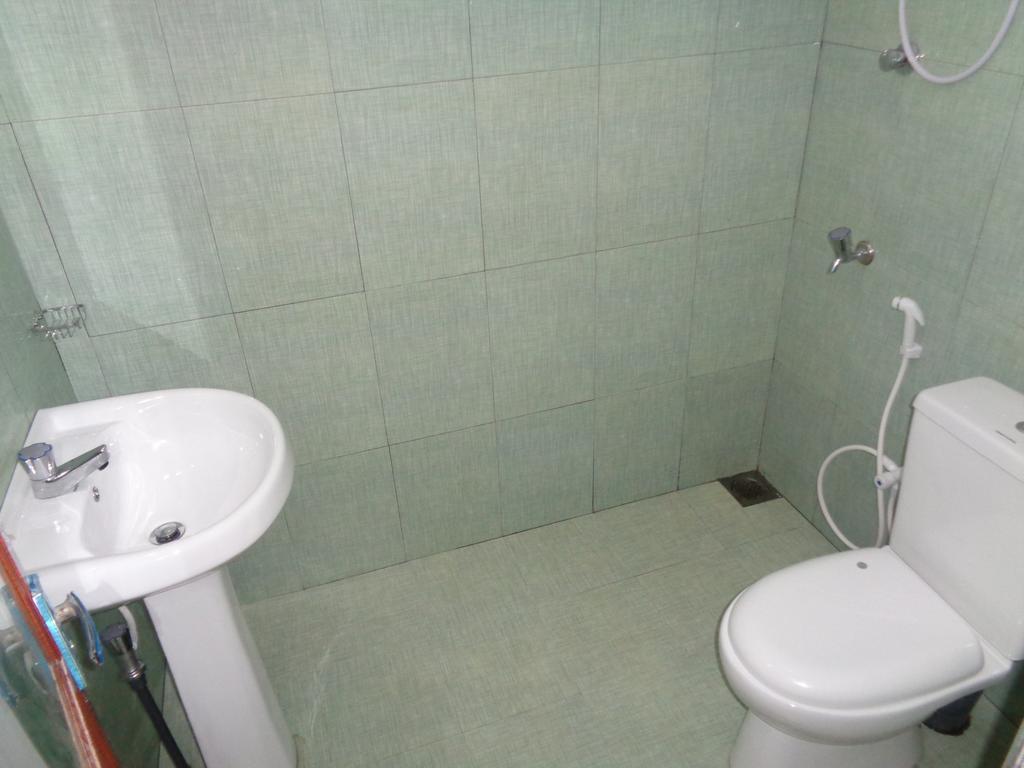 Jayaru Guest House ポロンナルワ エクステリア 写真