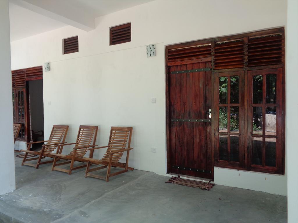 Jayaru Guest House ポロンナルワ エクステリア 写真